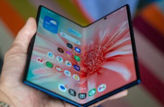 It Sure Seems Like the Foldable iPhone Will Be a Wide Boi