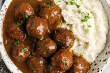 Slow Cooker Meatballs and Gravy