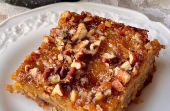 Pumpkin Pie Bars – Easy Fall Recipe